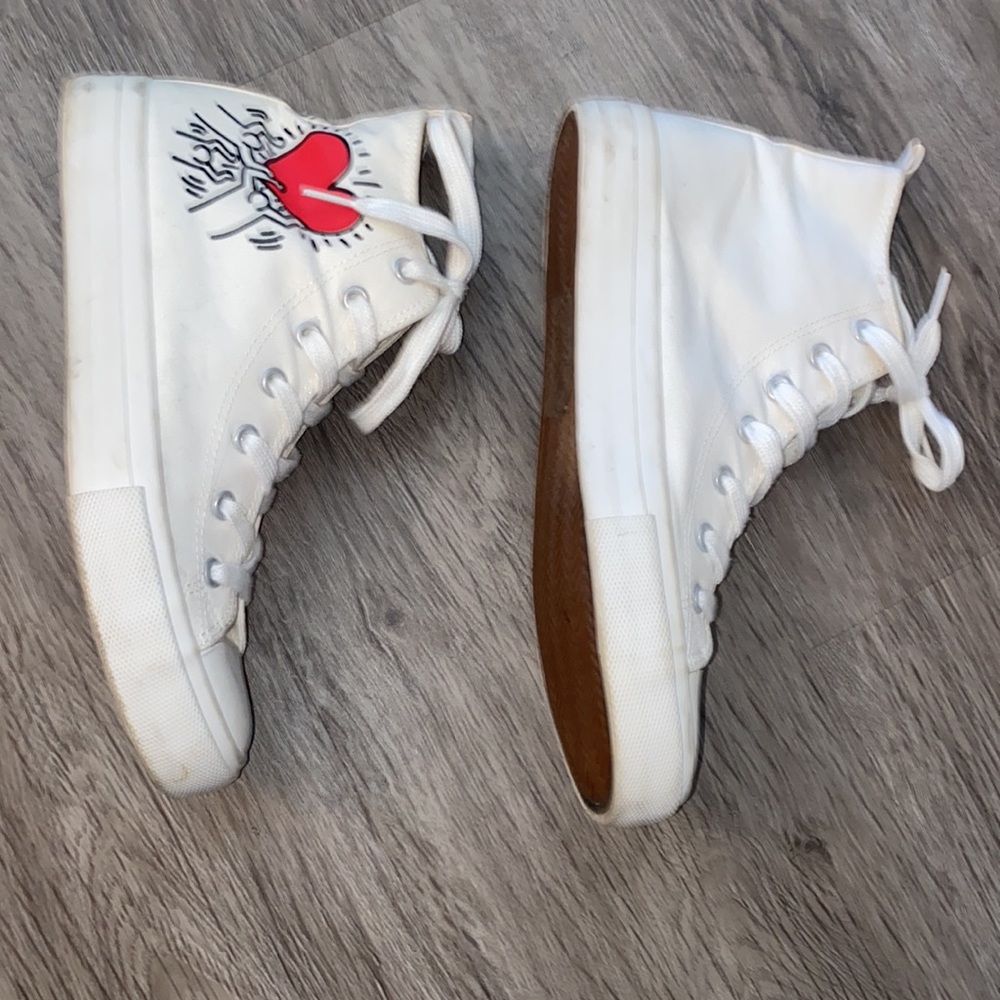 Keith Haring White High-Top Sneakers with Artist Heart Design - Picture 3 of 7